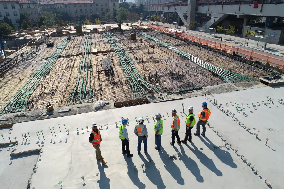 Ingenieros civiles e industriales